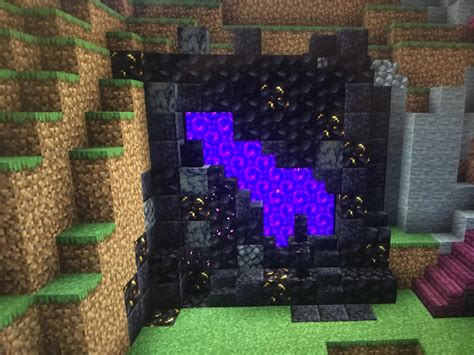 Hey! Today I will show you 4 amazing Nether portal build ideas!In this video i'm going to show you a japanese style portal, a overgrown nature portal, a geod...